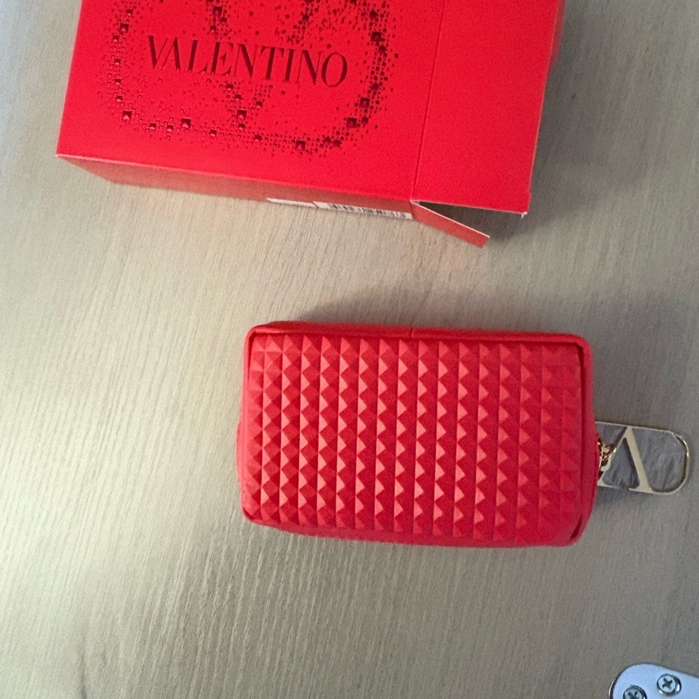NWT Valentino Garavani  Red Cosmetic Bag with‎ two light  lasting lipsticks